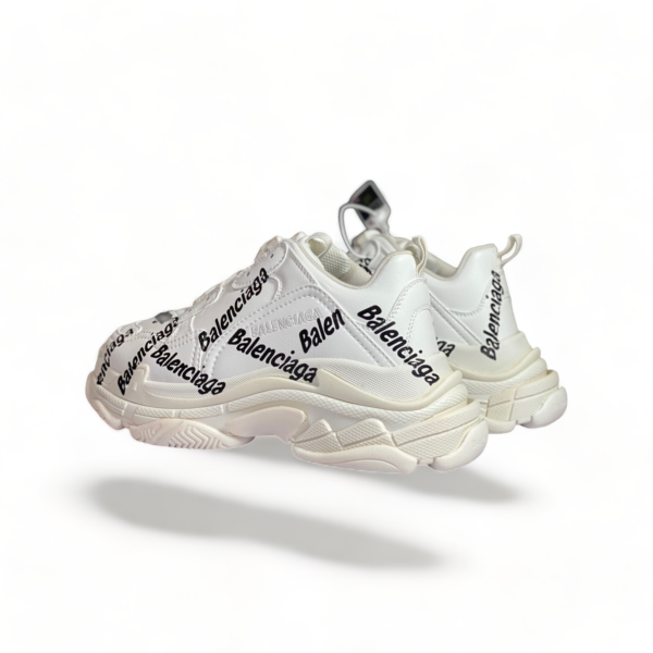 BALENCIAGA WHITE ‘TRIPLE S’ SNEAKERS