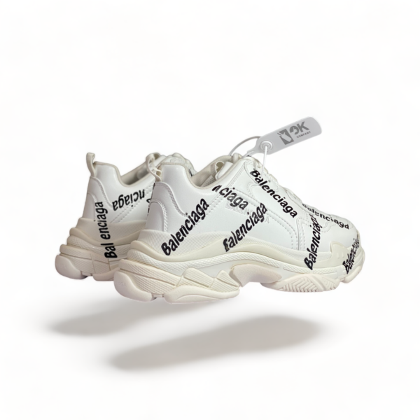 BALENCIAGA WHITE ‘TRIPLE S’ SNEAKERS