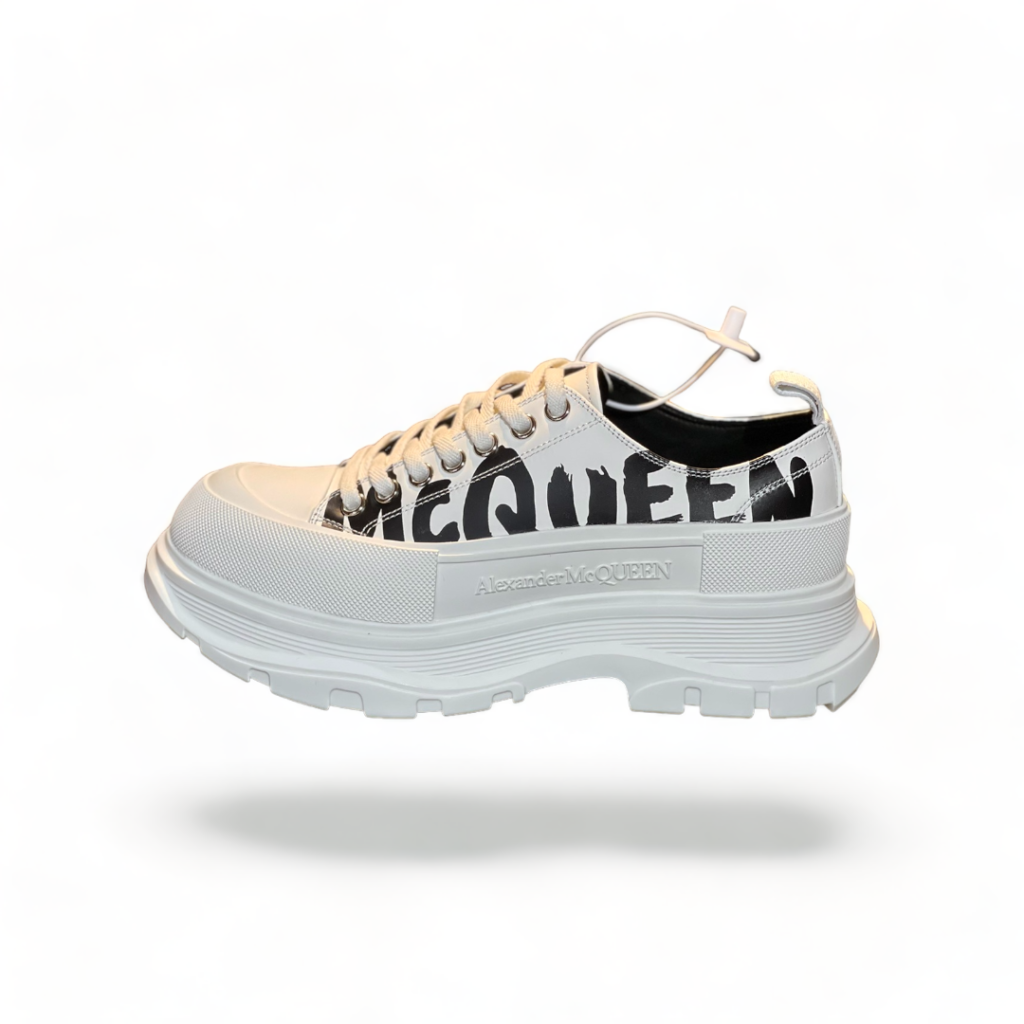 Alexander McQueen Tread Slick Lace-up in Optic White