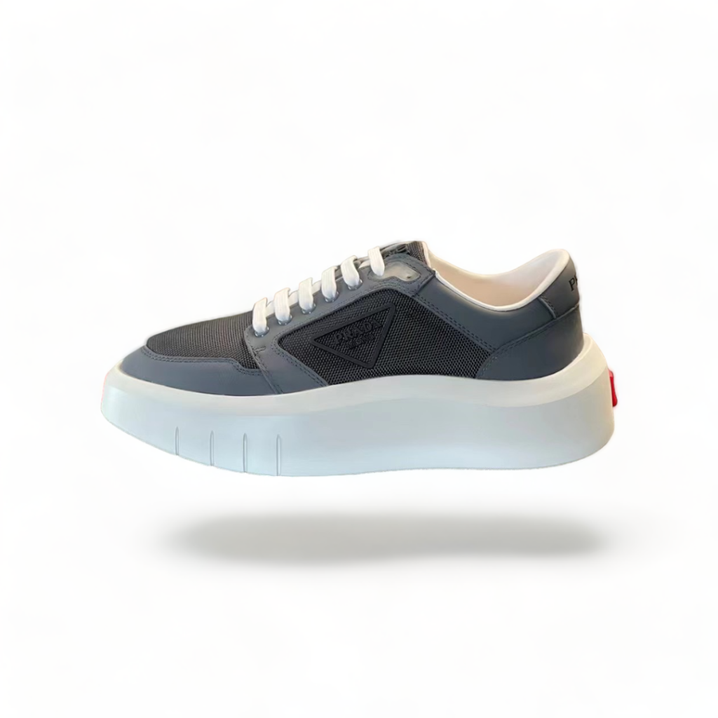 Prada Prax 121 Macro green