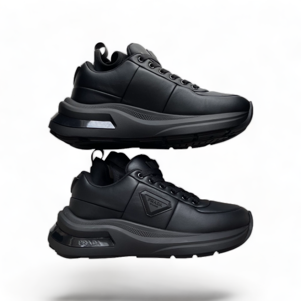 Prada Prax 12 Macro dark black