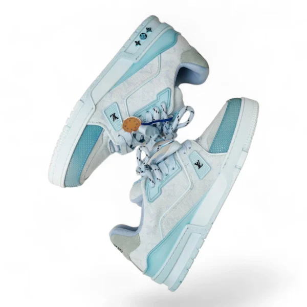 LOUIS VUITTON trainer light blue&white