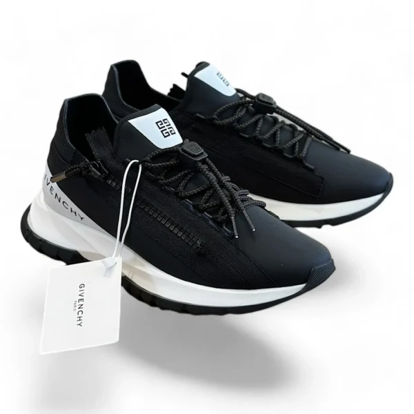 GIVENCHY spectre black&white