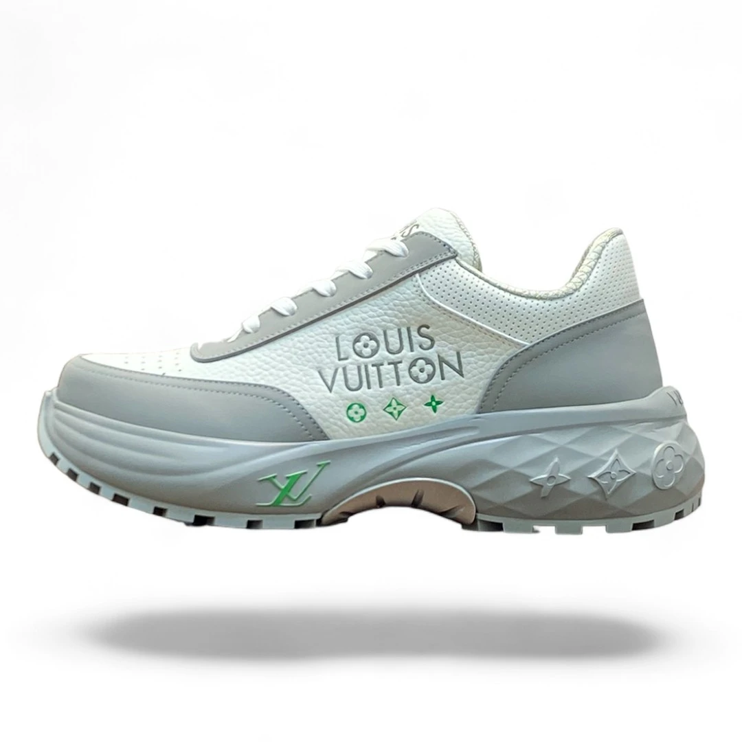 LOUIS VUITTON runner tatic grey&white