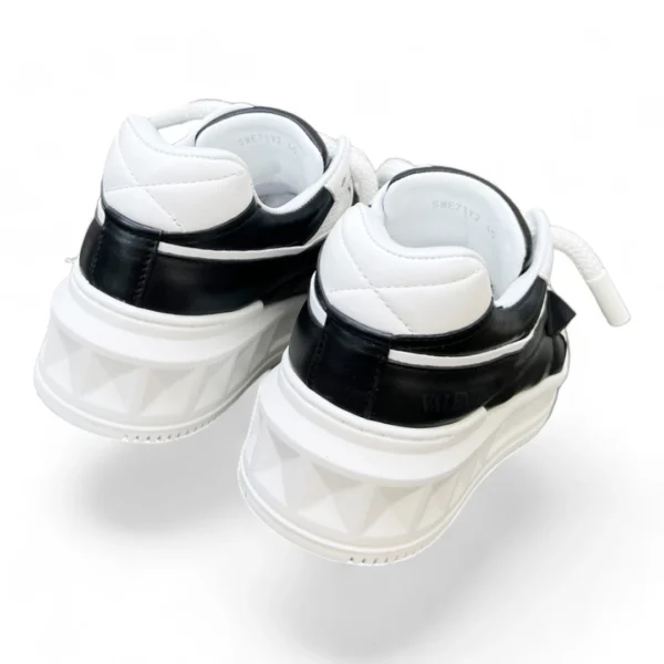 VALENTINO garavani sneaker b&w