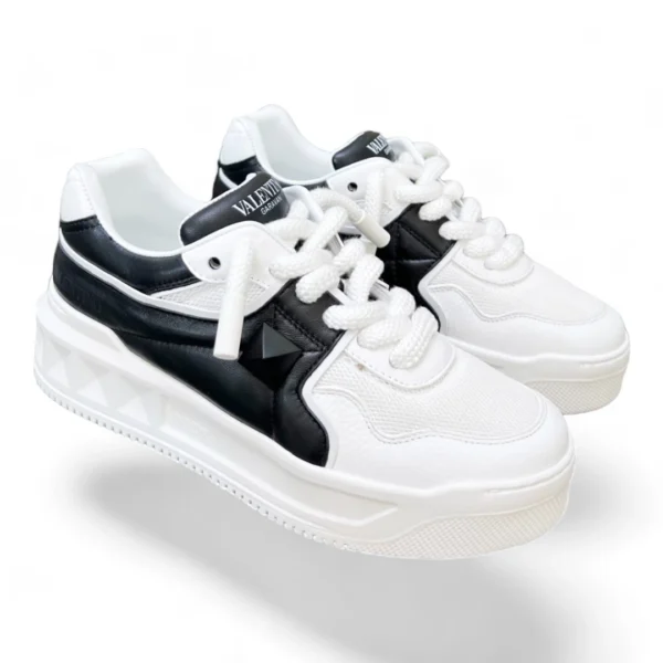 VALENTINO garavani sneaker b&w
