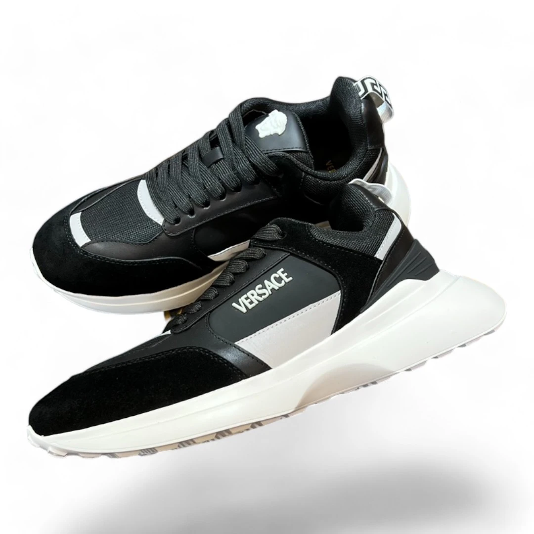 VERSACE trigreca black and white