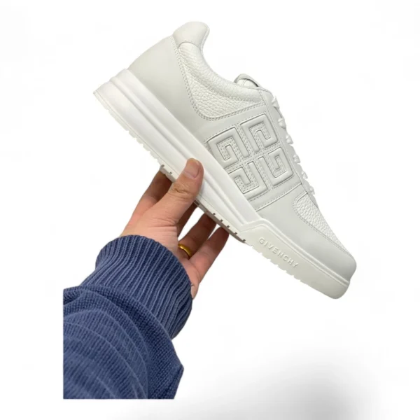 GIVENCHY city sport white