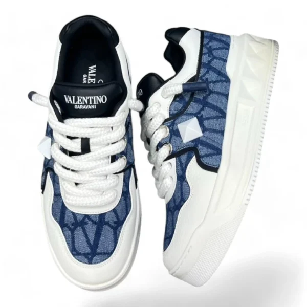 VALENTINO garavani open skate blue and white