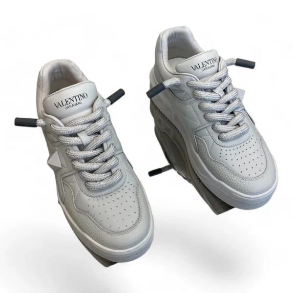 VALENTINO garavani open skate white