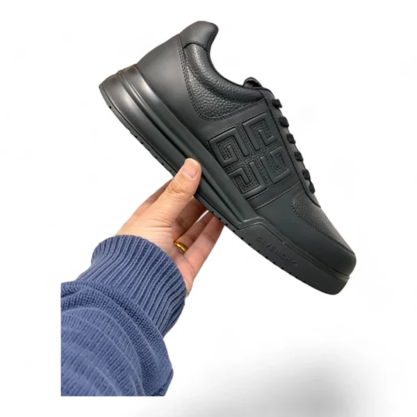 GIVENCHY city sport black