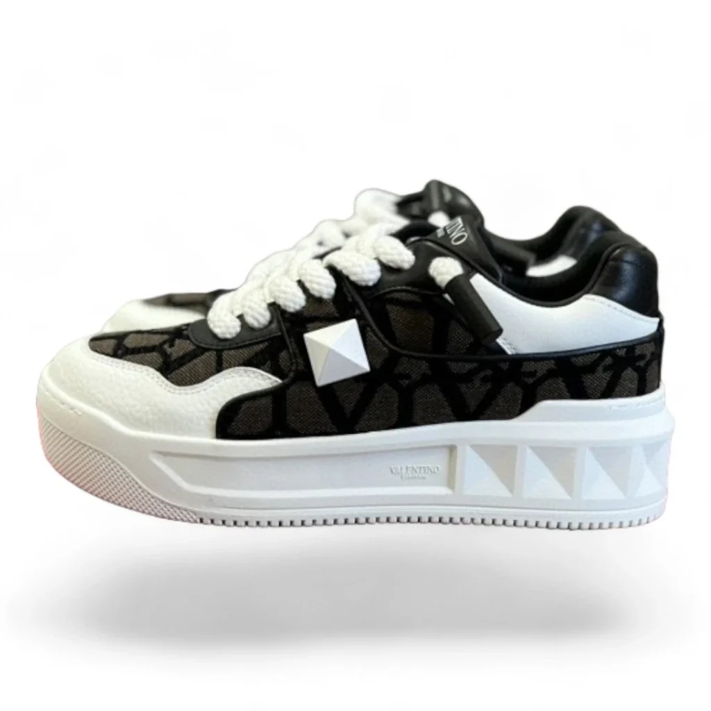 VALENTINO garavani one stud VLTN mesh and white
