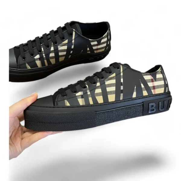 BURBERRY freddie vintage check and black