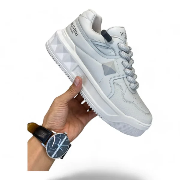 VALENTINO garavani open skate white