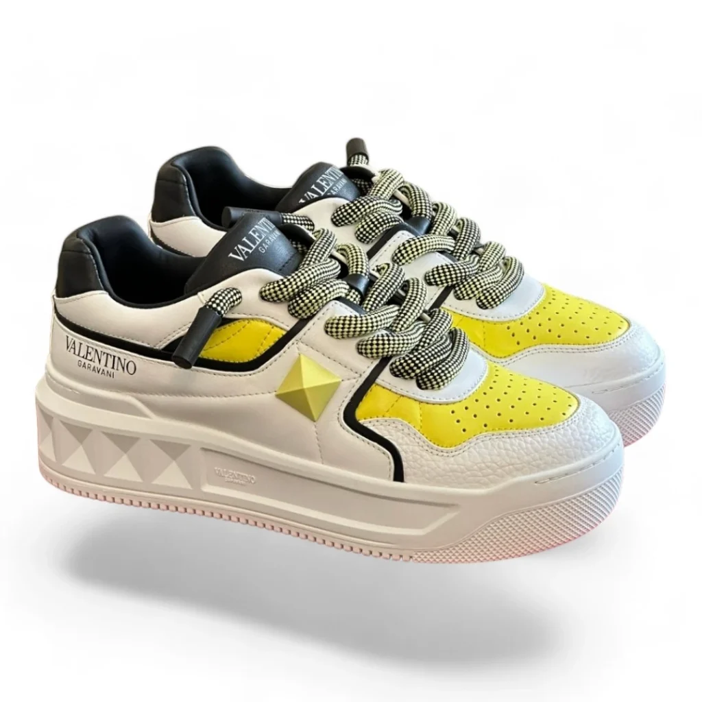 VALENTINO garavani one stud yellow and white