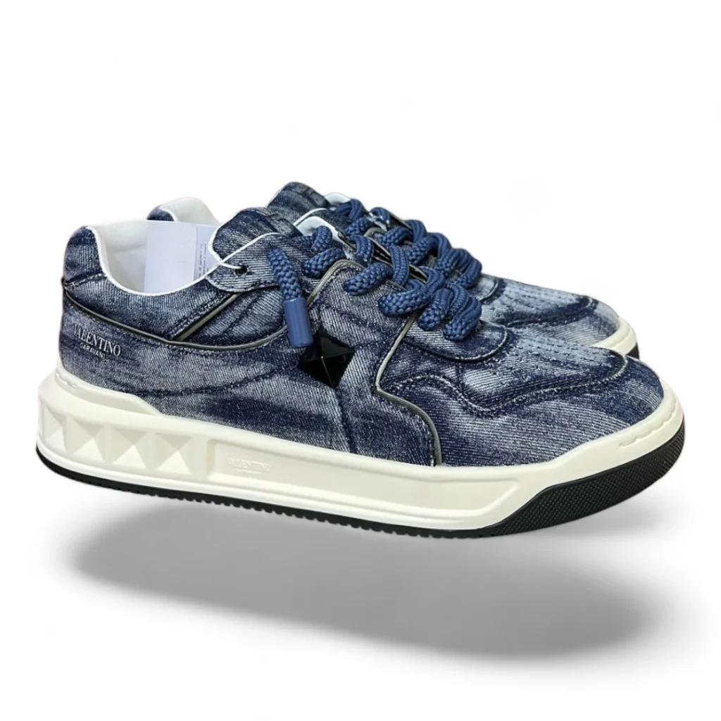 VALENTINO garavani one stud blue canvas