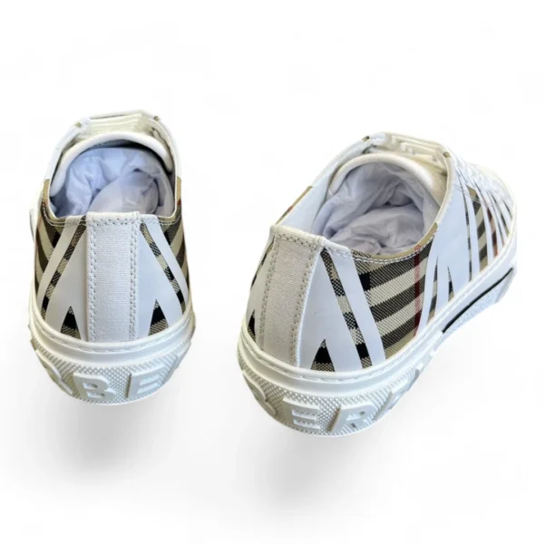 BURBERRY freddie vintage check and white