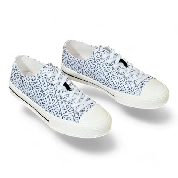 BURBERRY roger monogram and white