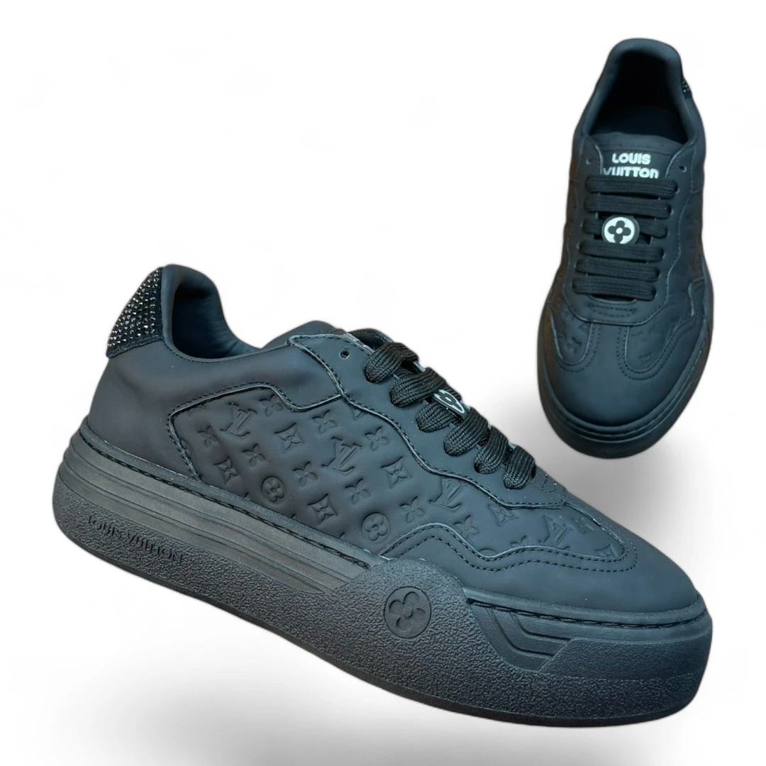 LOUIS VUITTON lv squad sneaker black