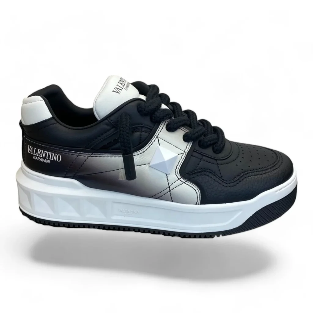 VALENTINO garavani open skate white and black