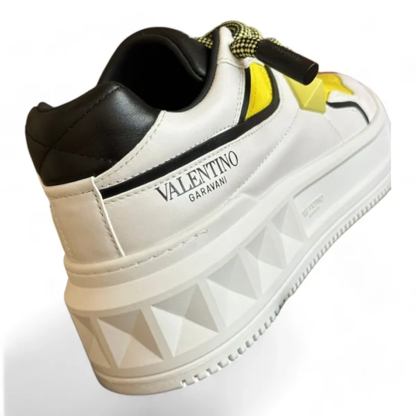 VALENTINO garavani one stud yellow and white