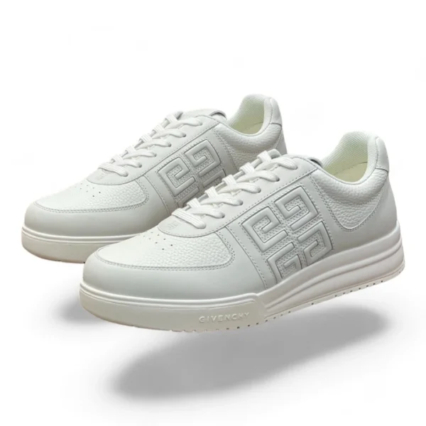 GIVENCHY city sport white