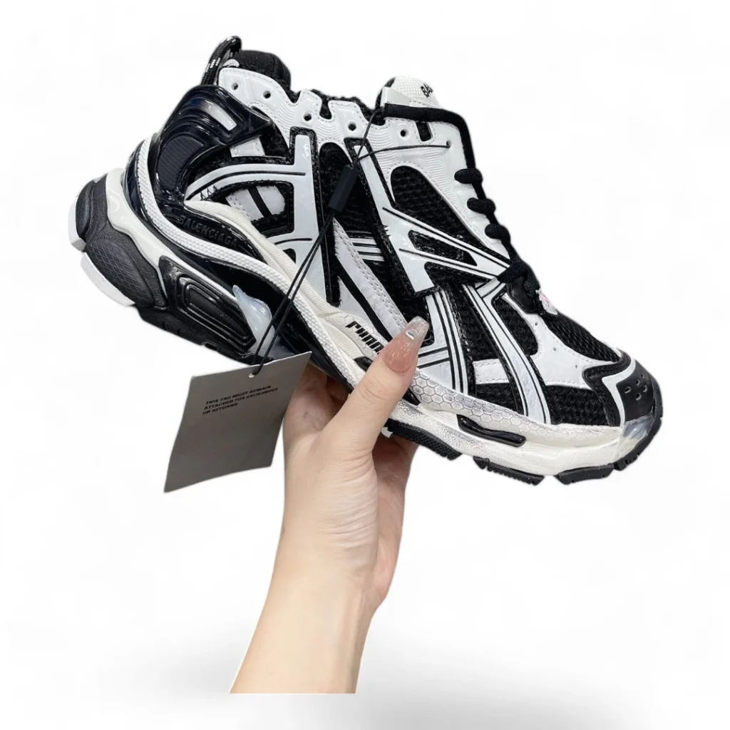 BALENCIAGA runner black and white