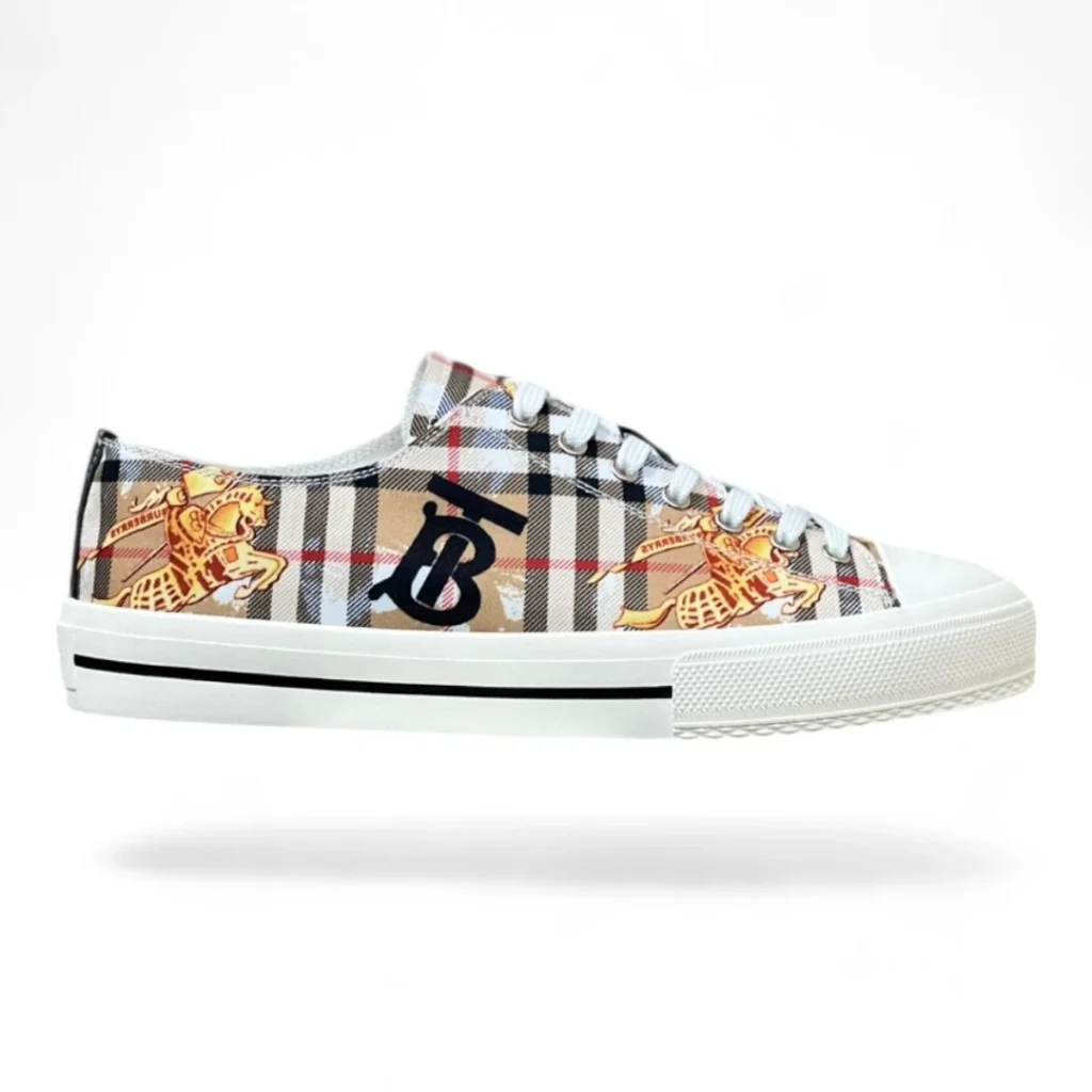 BURBERRY vintage check with equestrian knight and beige