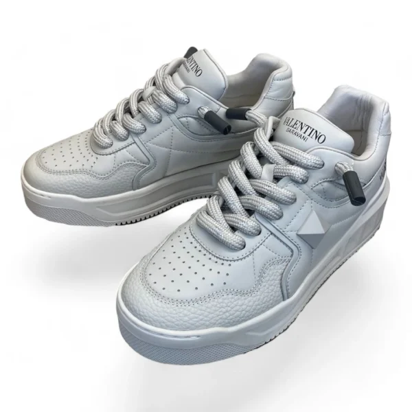 VALENTINO garavani open skate white