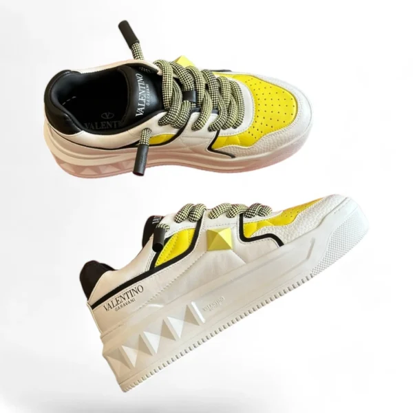 VALENTINO garavani one stud yellow and white