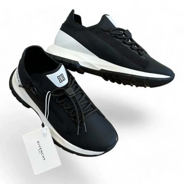 GIVENCHY giv runner black and white