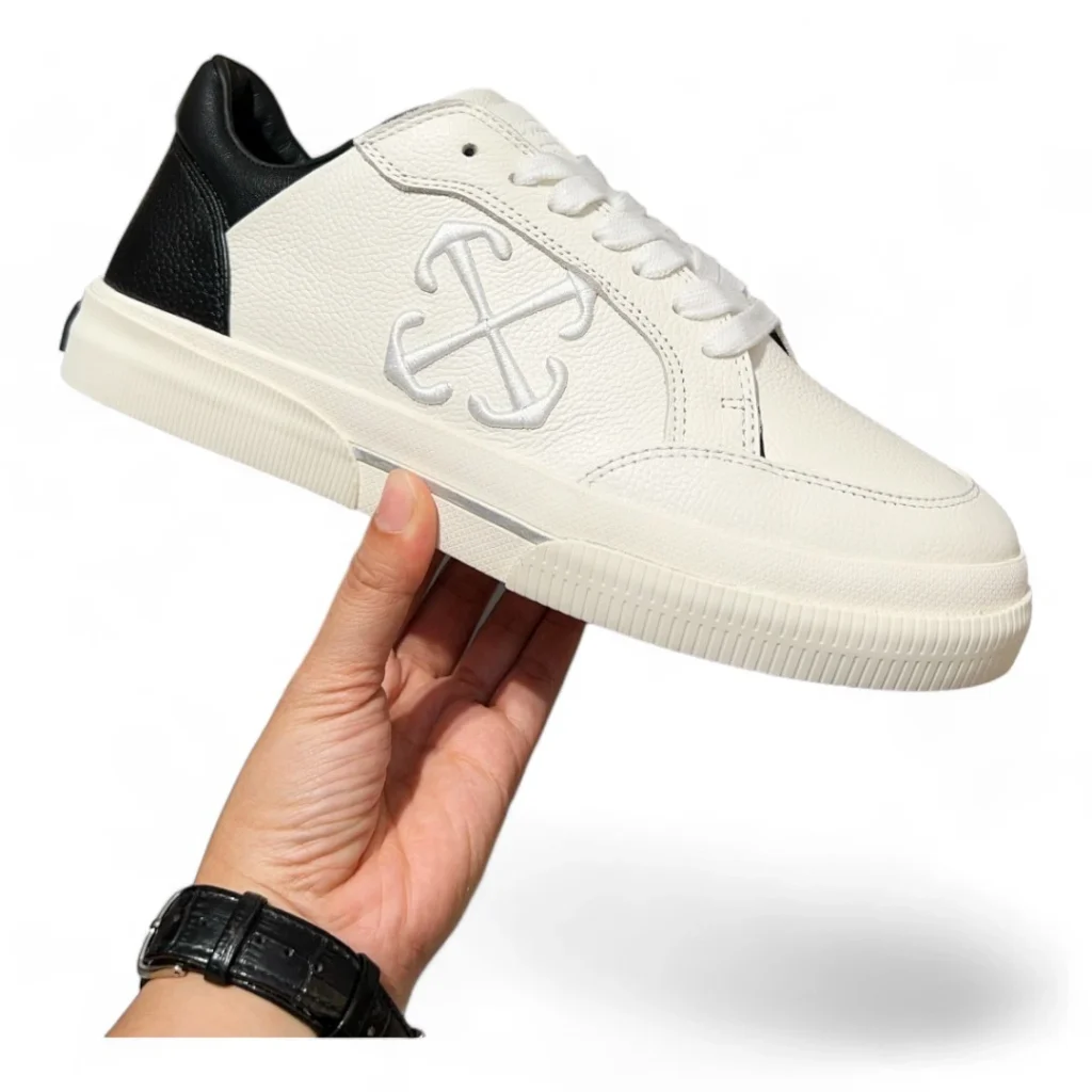 OFF-WHITE out of office white and black