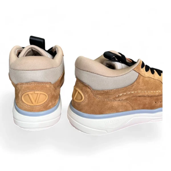 VALENTINO garavani one stud low-top beige and white