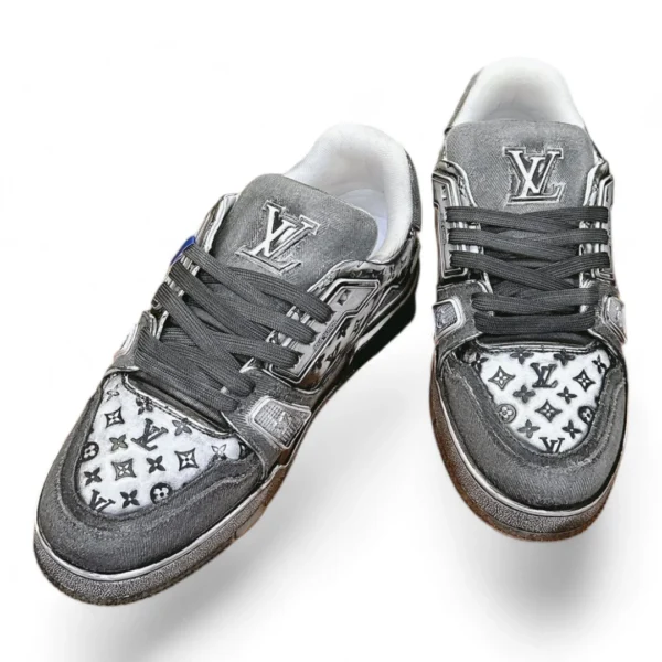 LOUIS VUITTON lv trainer black and white