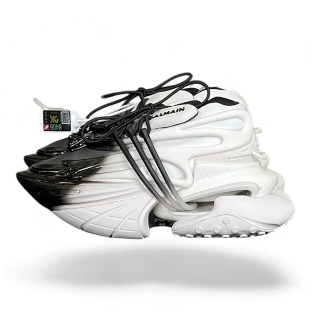BALMAIN unicorn white and black
