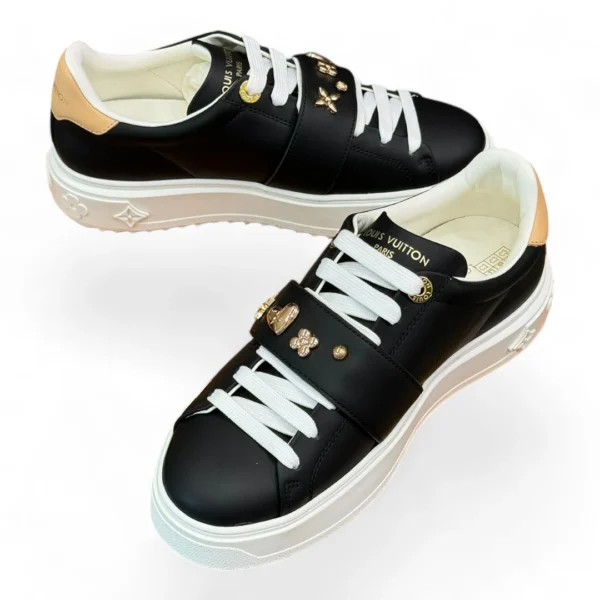 LOUIS VUITTON time out sneaker black and white