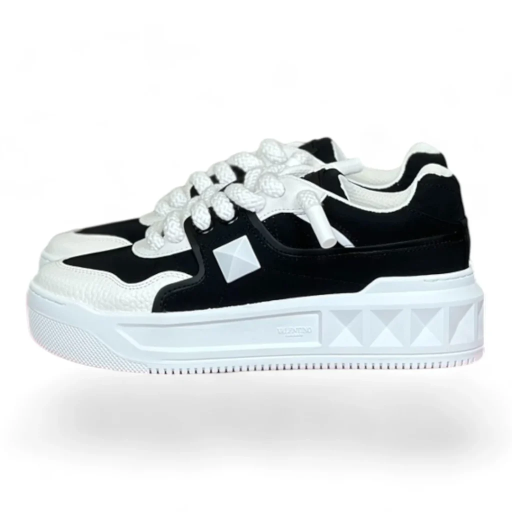 VALENTINO garavani one stud sneaker 7 black and white