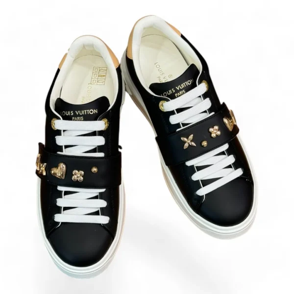 LOUIS VUITTON time out sneaker black and white