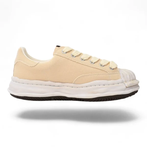 MMY blakey beige and white