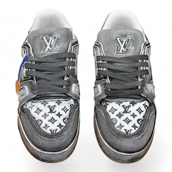 LOUIS VUITTON lv trainer black and white