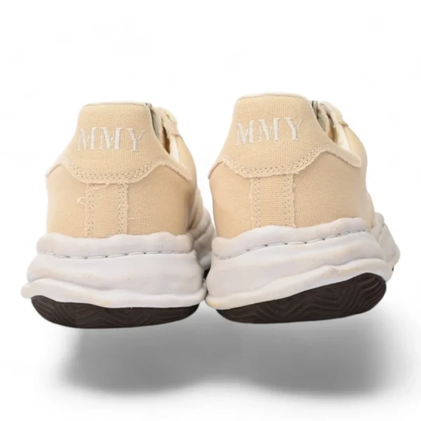 MMY blakey beige and white