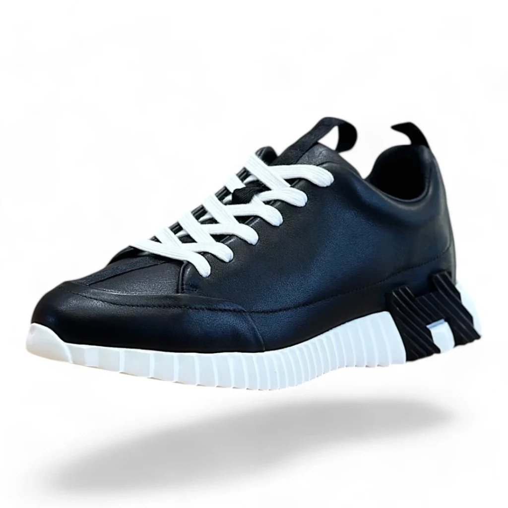 HERMÈS trail black and white