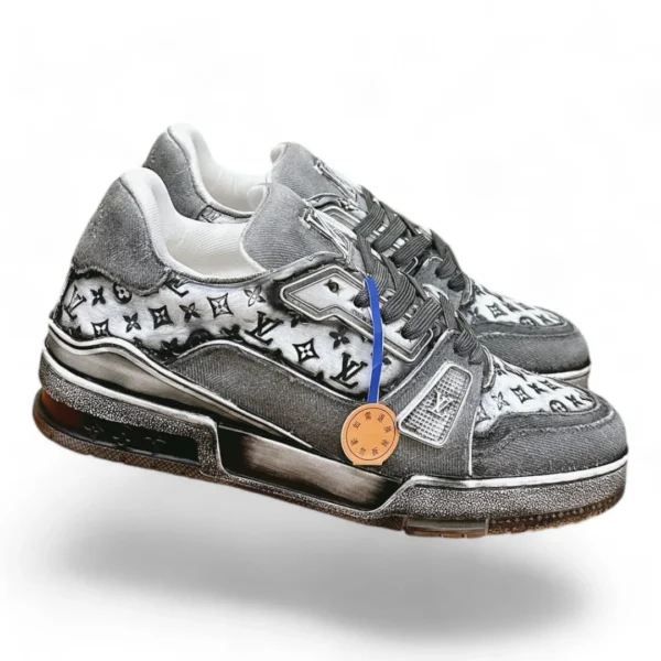 LOUIS VUITTON lv trainer black and white