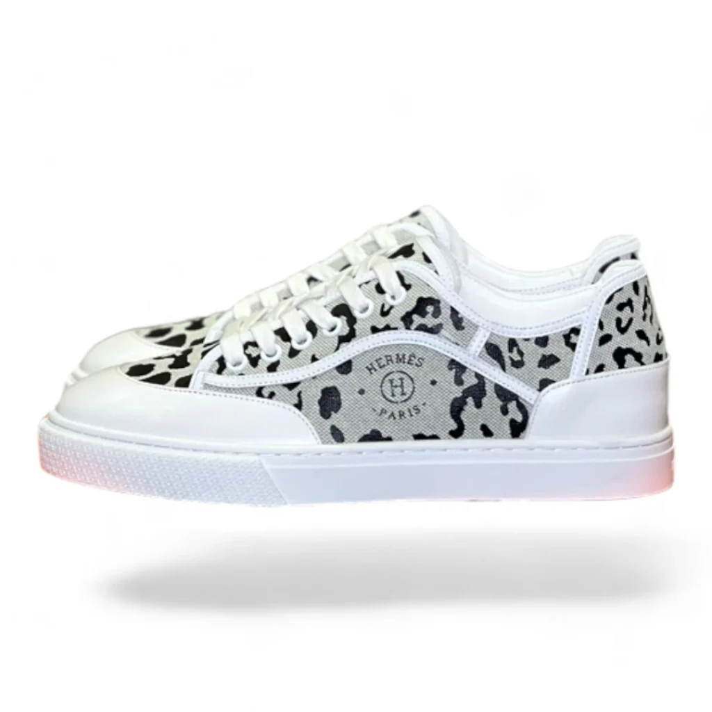HERMÈS avant-garde white and black