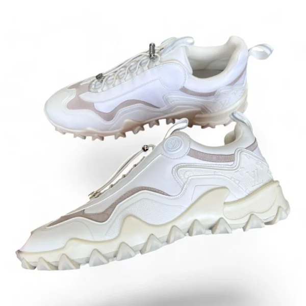 LOUIS VUITTON hike sneaker white and beige