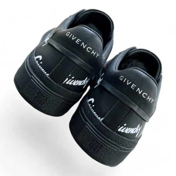 GIVENCHY city court black and white