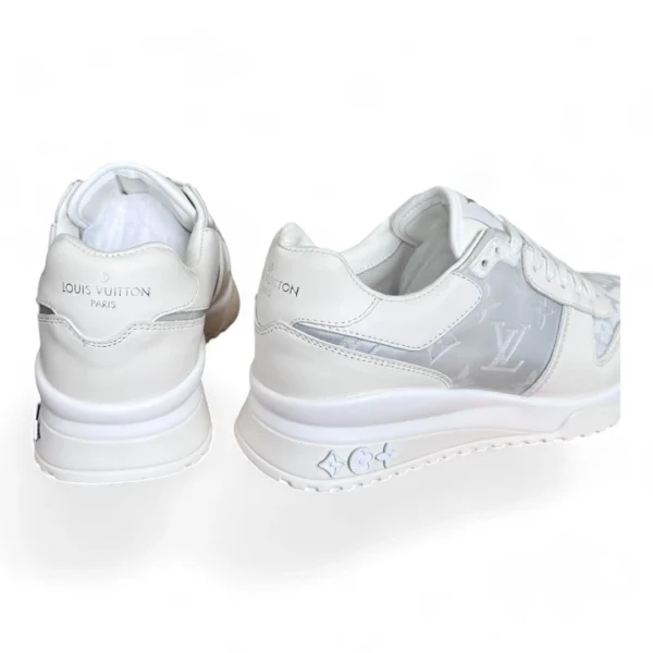 LOUIS VUITTON runaway pulse white