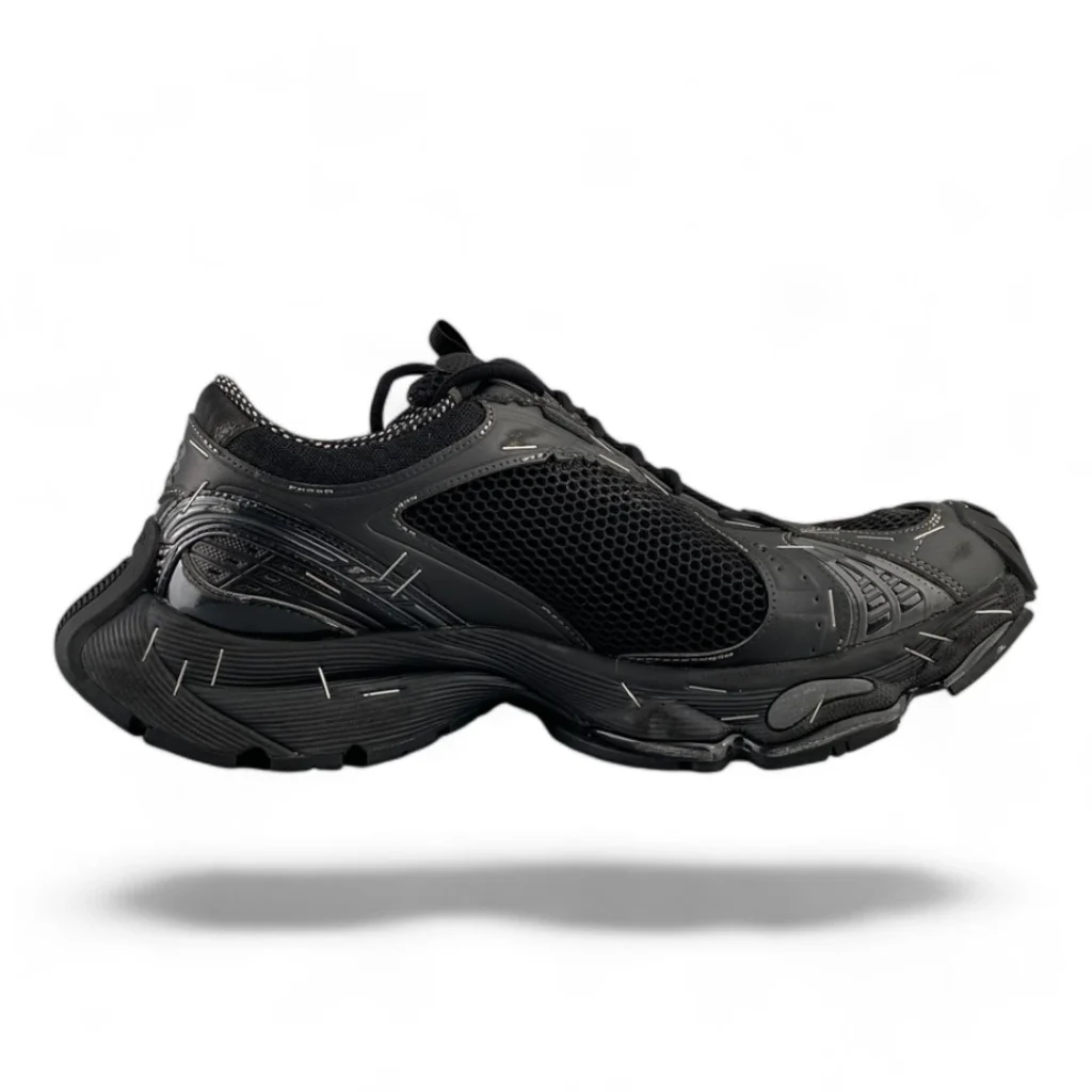BALENCIAGA runner black