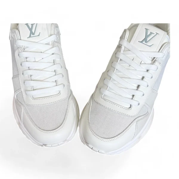 LOUIS VUITTON runaway pulse 7 white