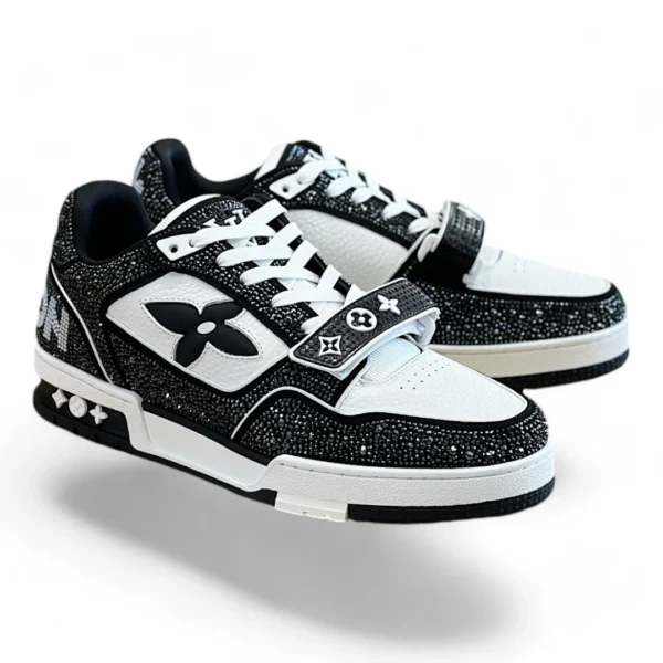 LOUIS VUITTON lv trainer black and white strass